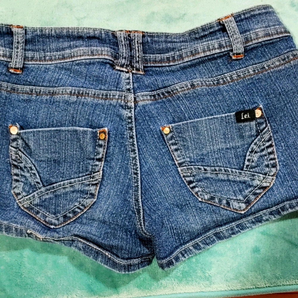 Lei Shorts